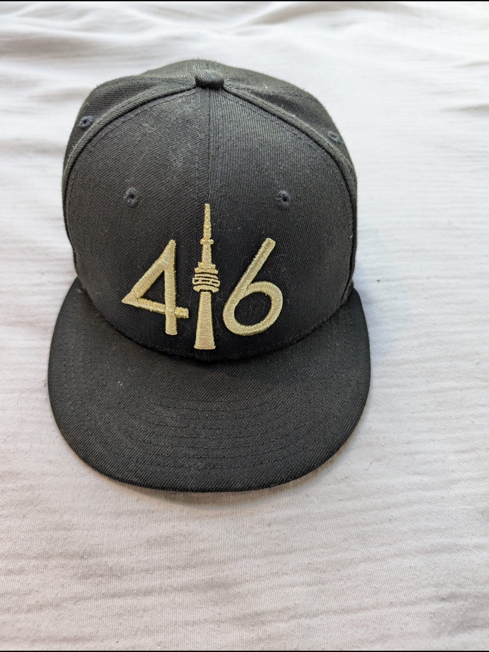 416 New Era 59FIFTY - Black / Gold (Size 7 1/4)